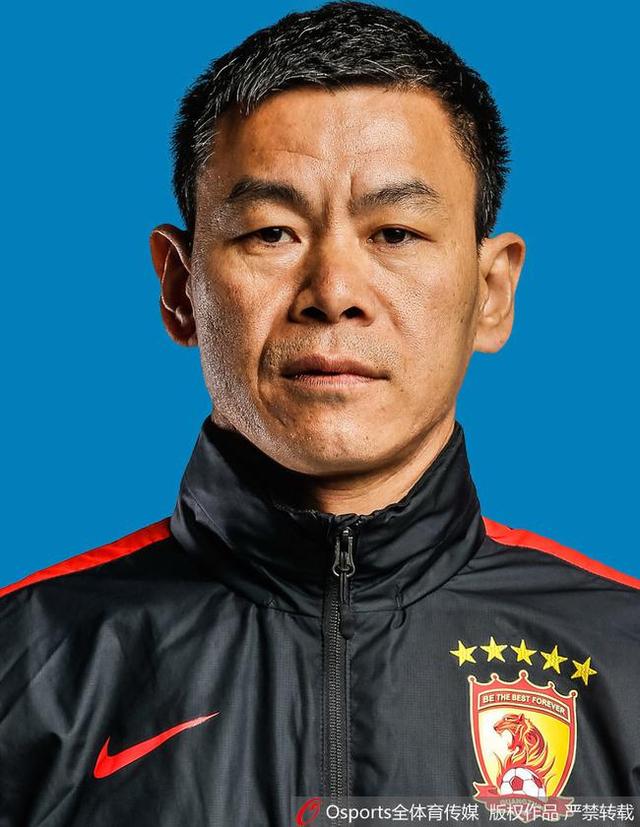 特种兵、自动步枪、直升飞机这都只是毛毛雨，以叶家的影响力，就算调用装甲车，也不是什么大问题。